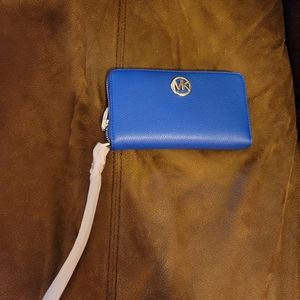 Michael kors phone wallet